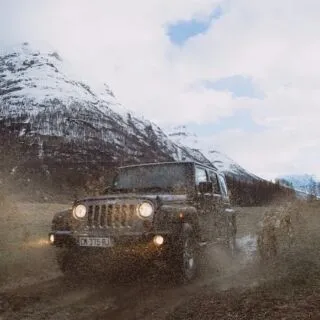 MORNING!! ⚠️ Just to let you know our parking field is MUDDY. Please exercise caution when parking, if at all possible- please come in in four wheel drive or bear with us while we find you an alternative spot. Much appreciated! BUT …mud aside…. we are almost open, the sun is shining, the bar is stocked, the stall holders loaded and the grill on! We can’t wait to see you. 

#abernytebrewerymarket #brewerymarket #shoplocal #sidlawhills #perthshire #brewery